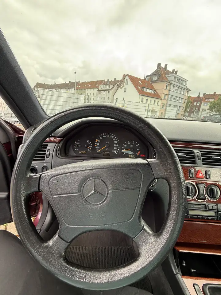 Mercedes-Benz E 200 Avantgarde, foto 6