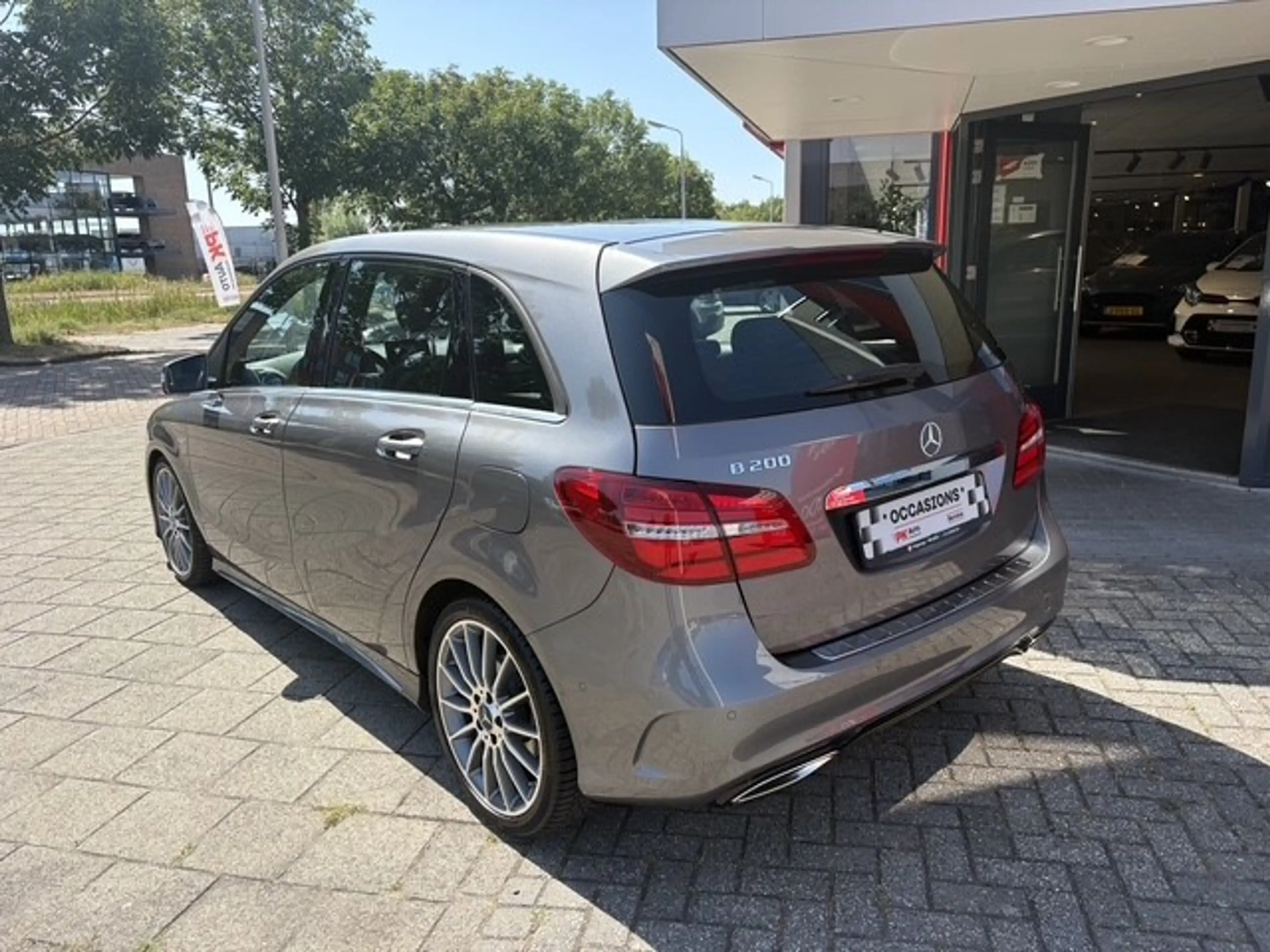 Mercedes-Benz B 200 Urban Style Edition | Navi | Leer | Camera | 32.13 — photo 2