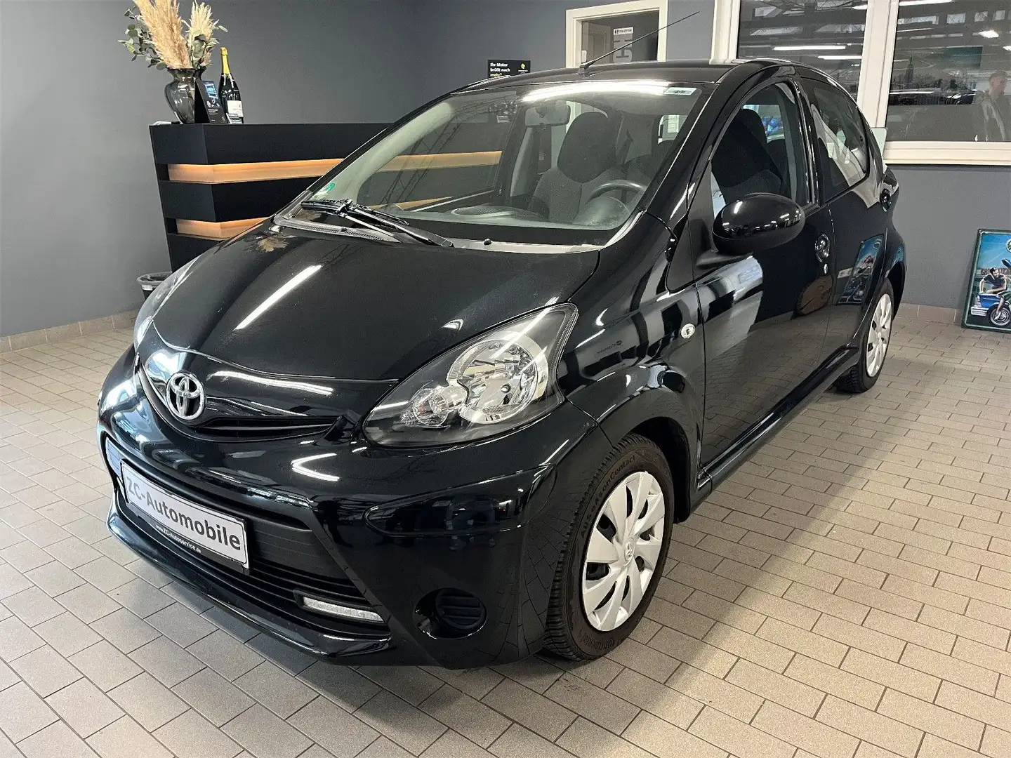 Toyota Aygo AYGO Cool Go NAVI - Klima - 1.Hand Negru - 2