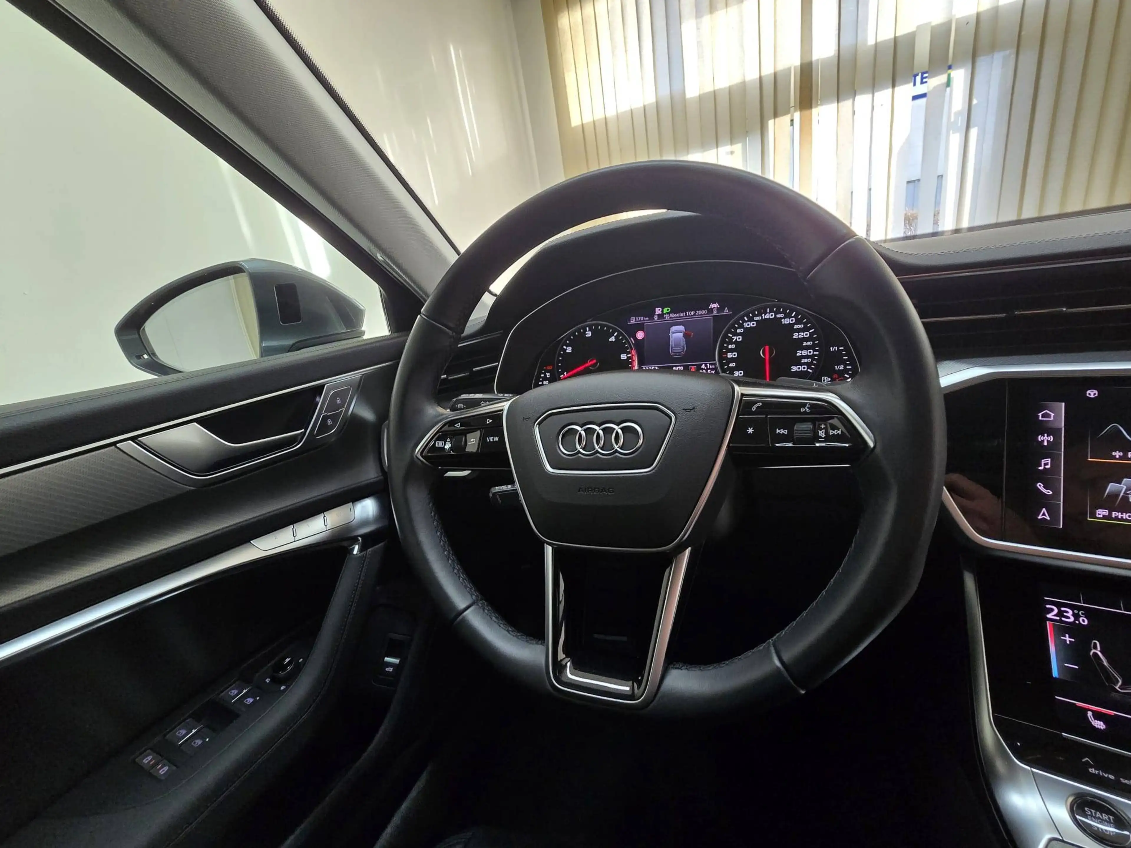Audi A6 Avant 40 TDI S Line Matrix Panorama Leder Memory 1.Hand — photo 11