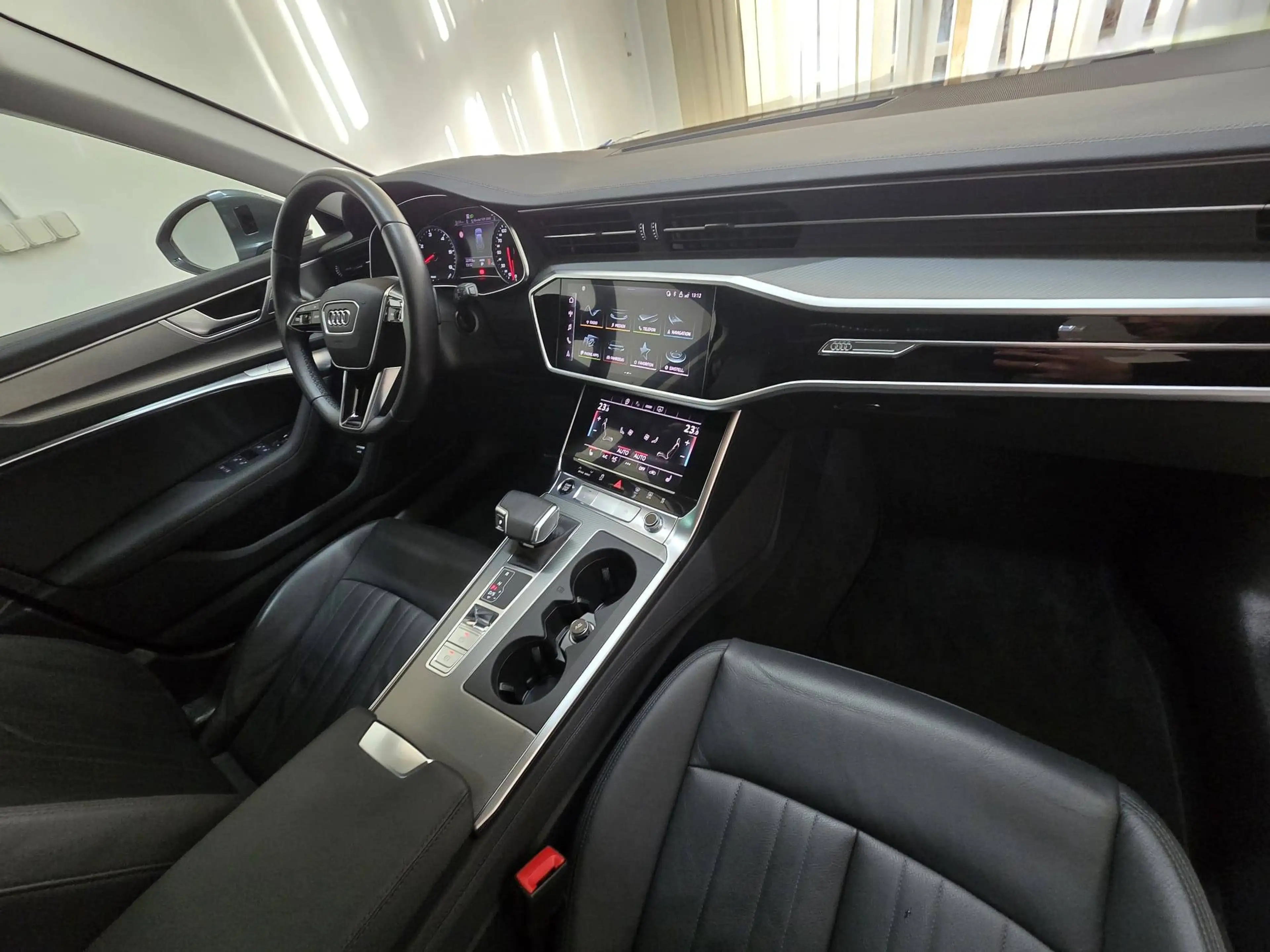Audi A6 Avant 40 TDI S Line Matrix Panorama Leder Memory 1.Hand — photo 10