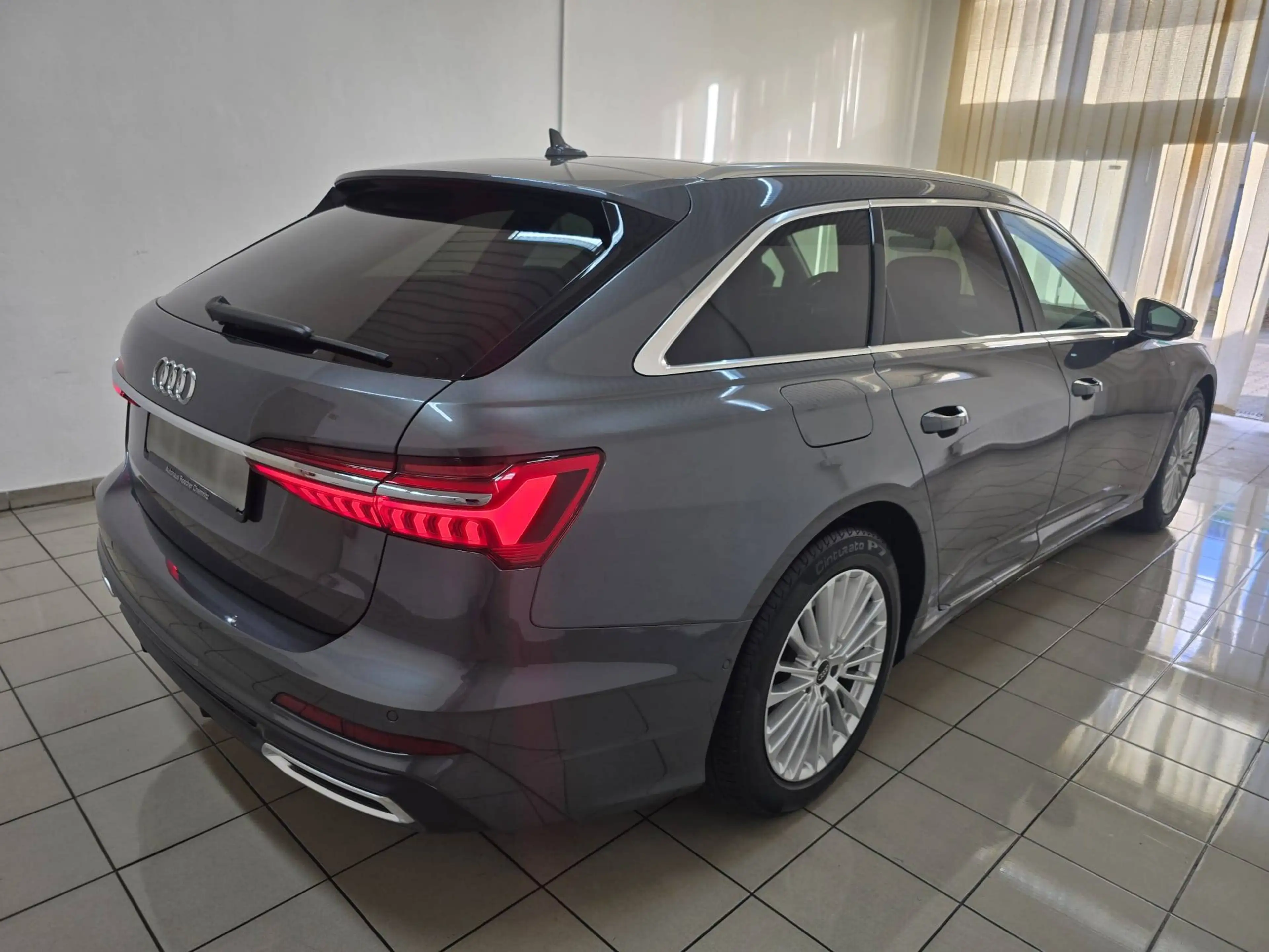 Audi A6 Avant 40 TDI S Line Matrix Panorama Leder Memory 1.Hand — photo 3