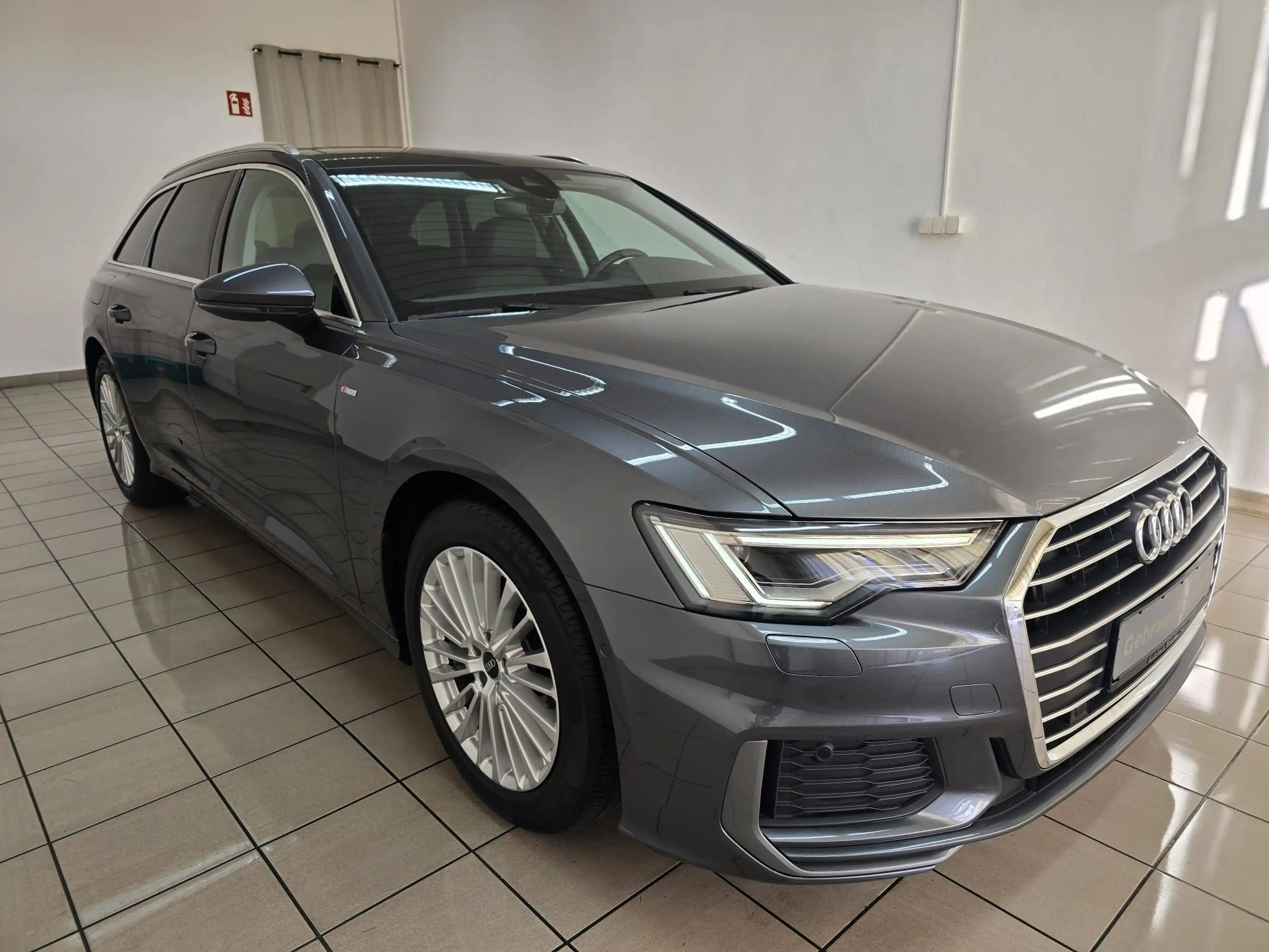 Audi A6 Avant 40 TDI S Line Matrix Panorama Leder Memory 1.Hand — photo 4
