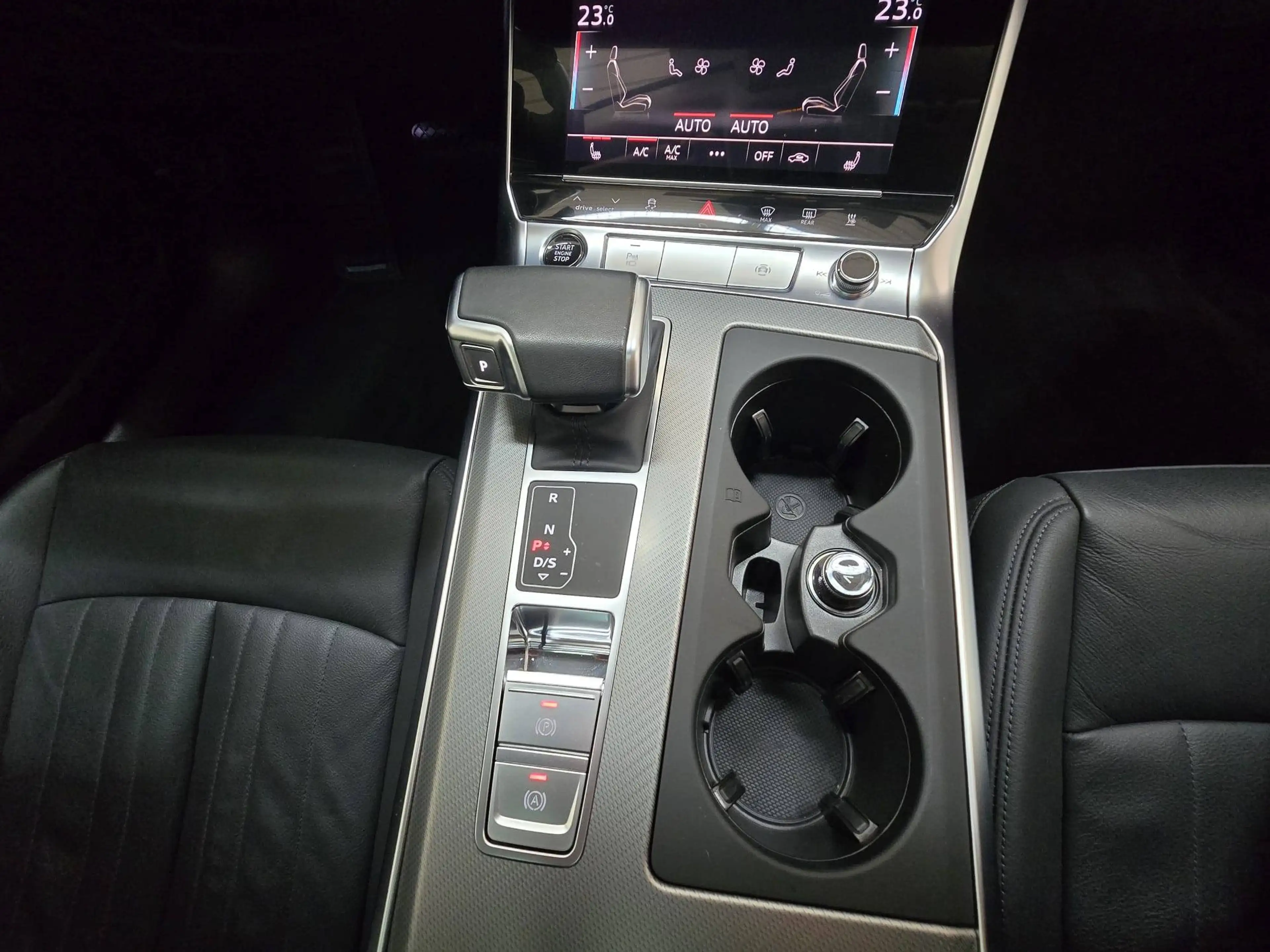 Audi A6 Avant 40 TDI S Line Matrix Panorama Leder Memory 1.Hand — photo 12