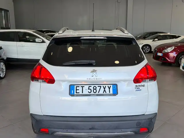 Peugeot 2008 view 6