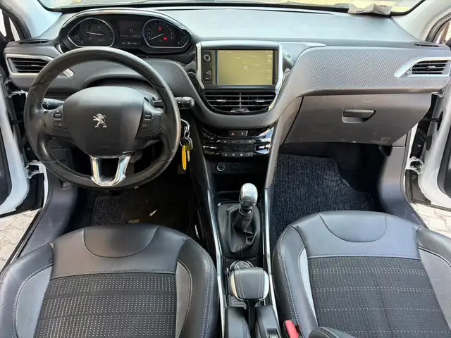 Peugeot 2008 view 10