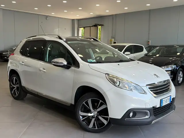 Peugeot 2008 view 4