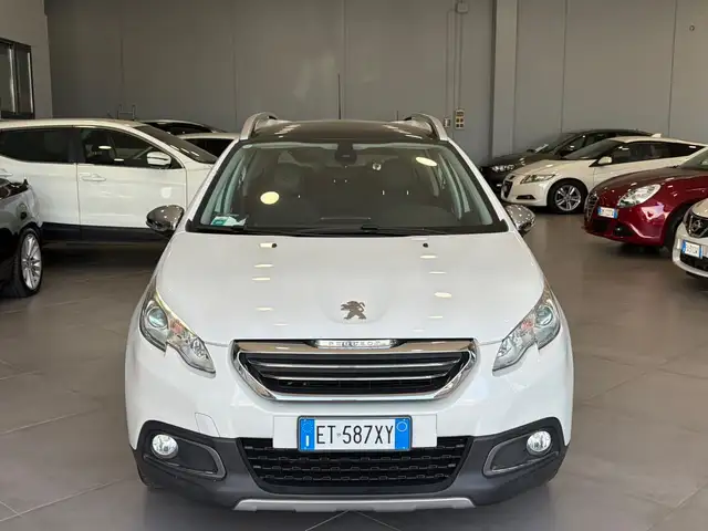 Peugeot 2008 view 3