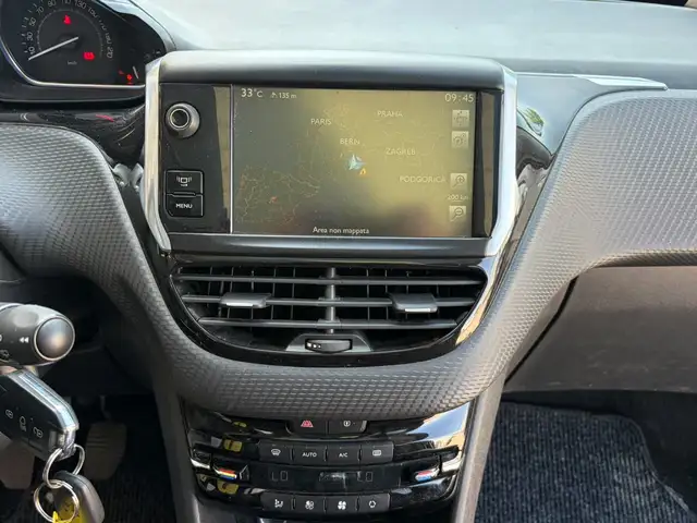 Peugeot 2008 view 12