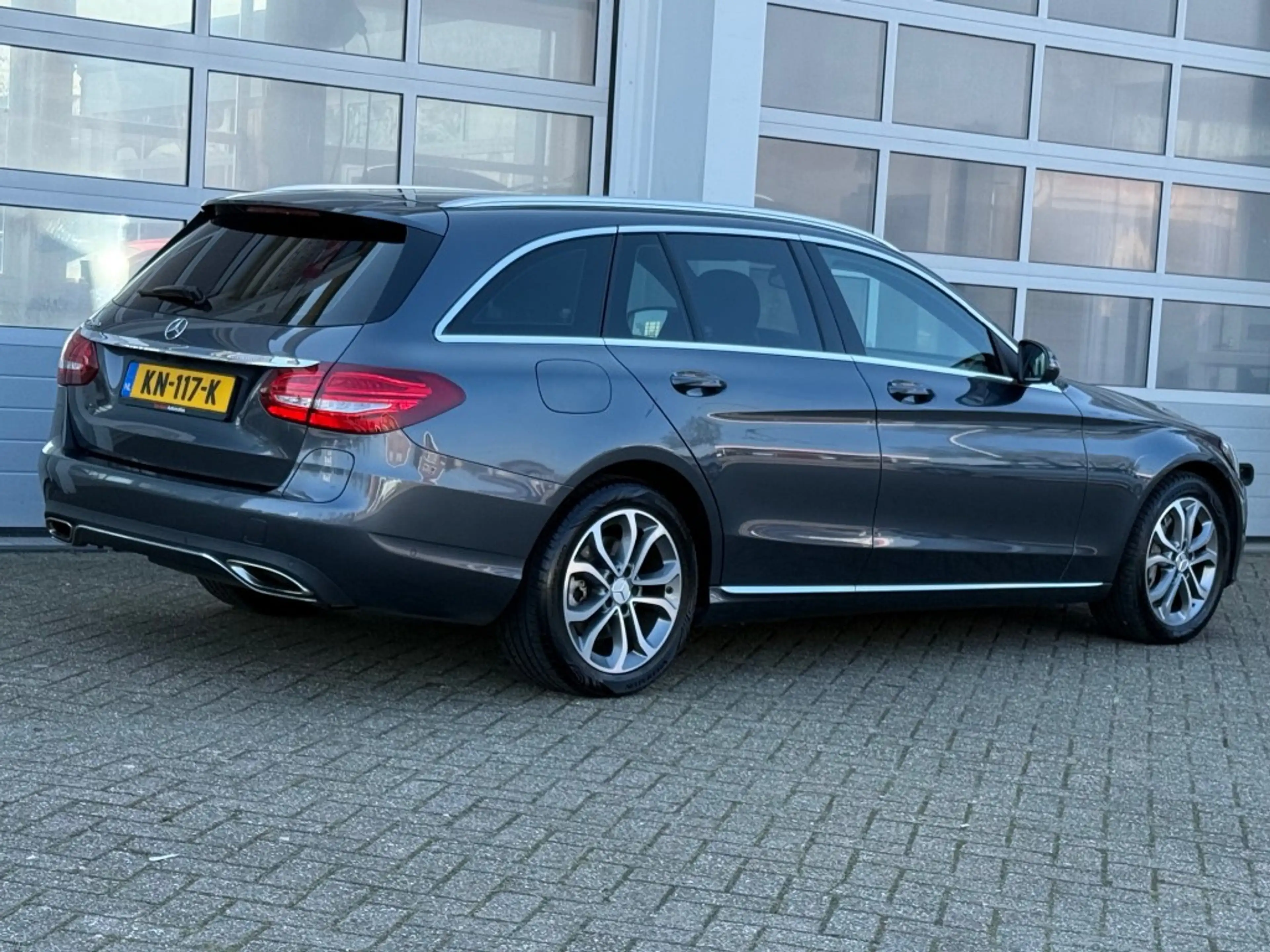 Mercedes-Benz C 350 C350e Lease Edition Navi Camera Burmester Luchtver — photo 5
