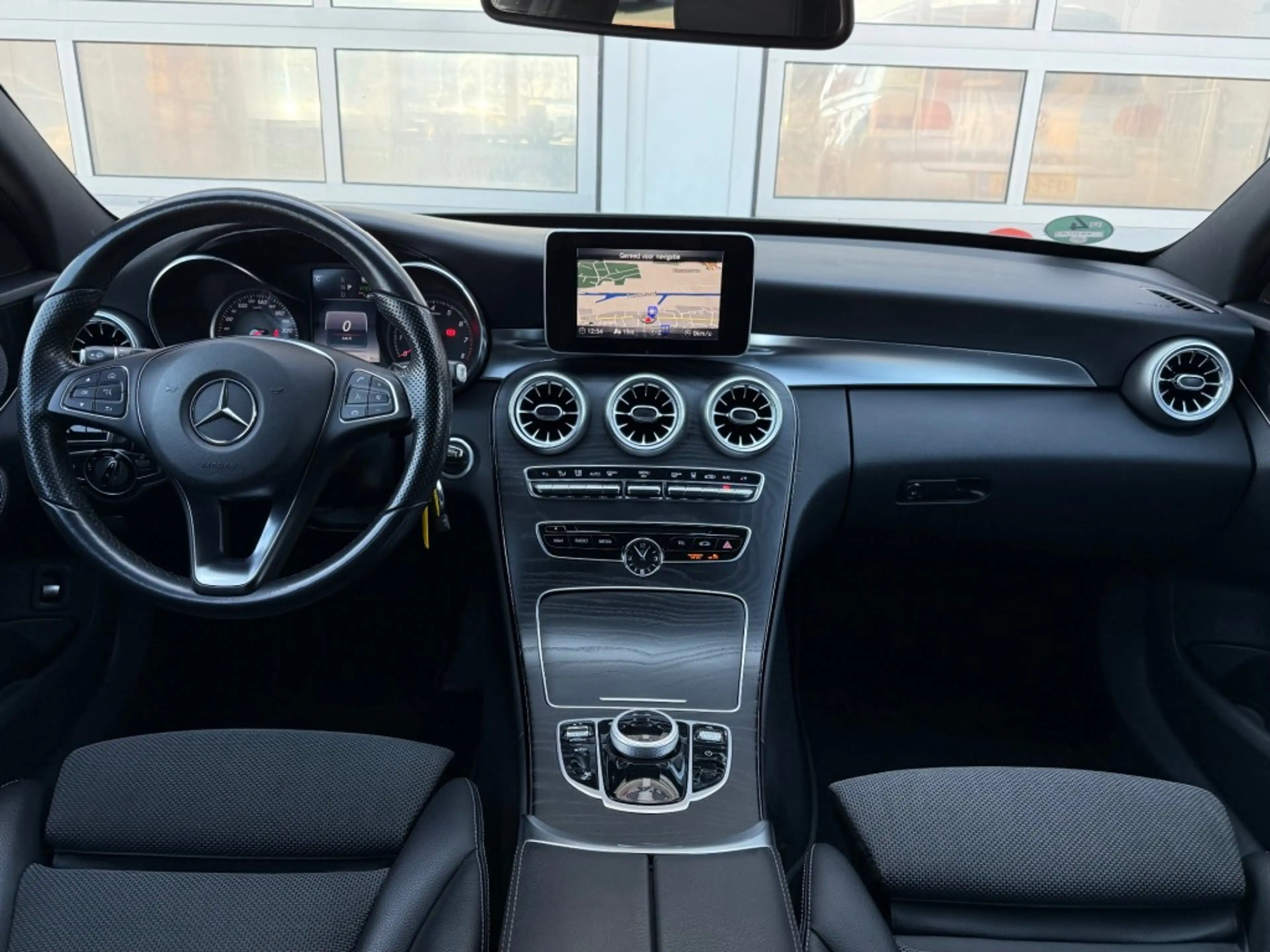 Mercedes-Benz C 350 C350e Lease Edition Navi Camera Burmester Luchtver — photo 12