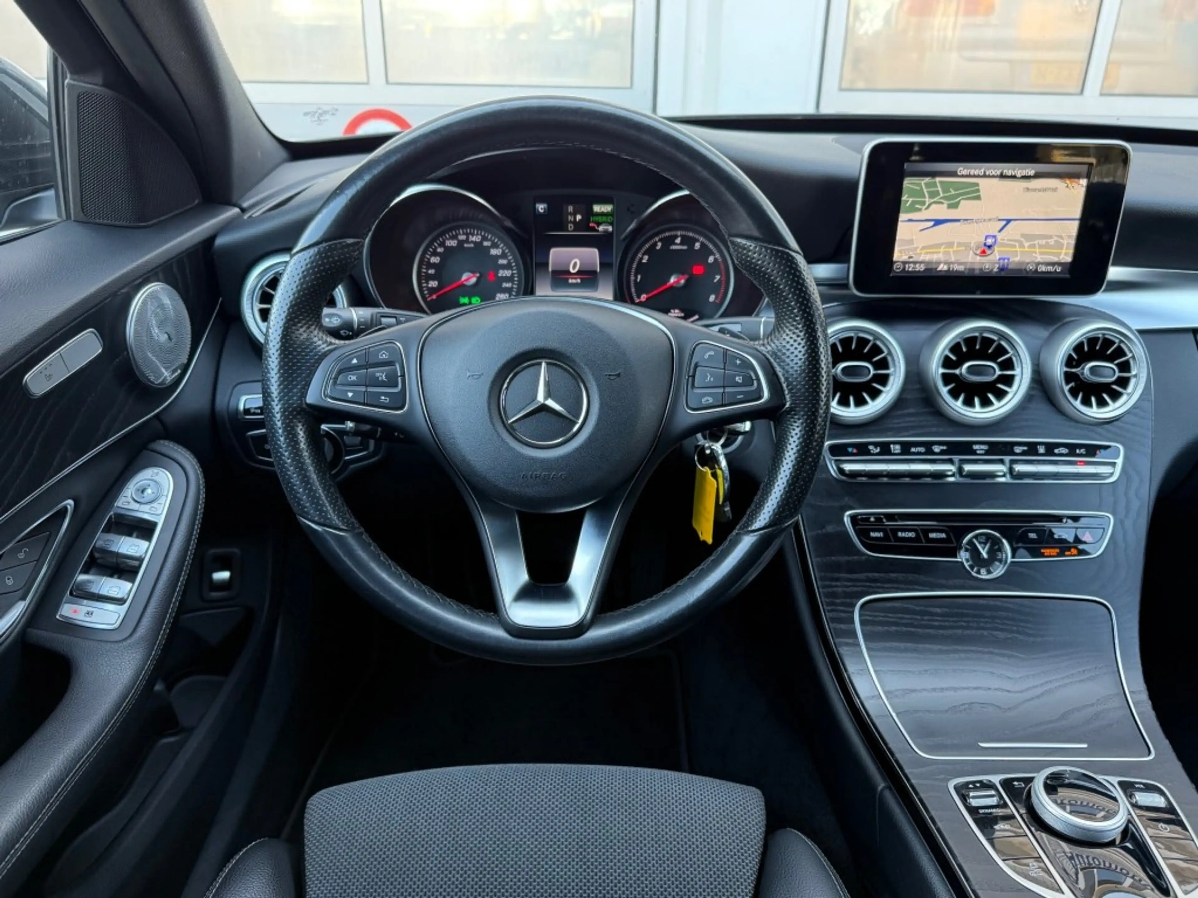 Mercedes-Benz C 350 C350e Lease Edition Navi Camera Burmester Luchtver — photo 2
