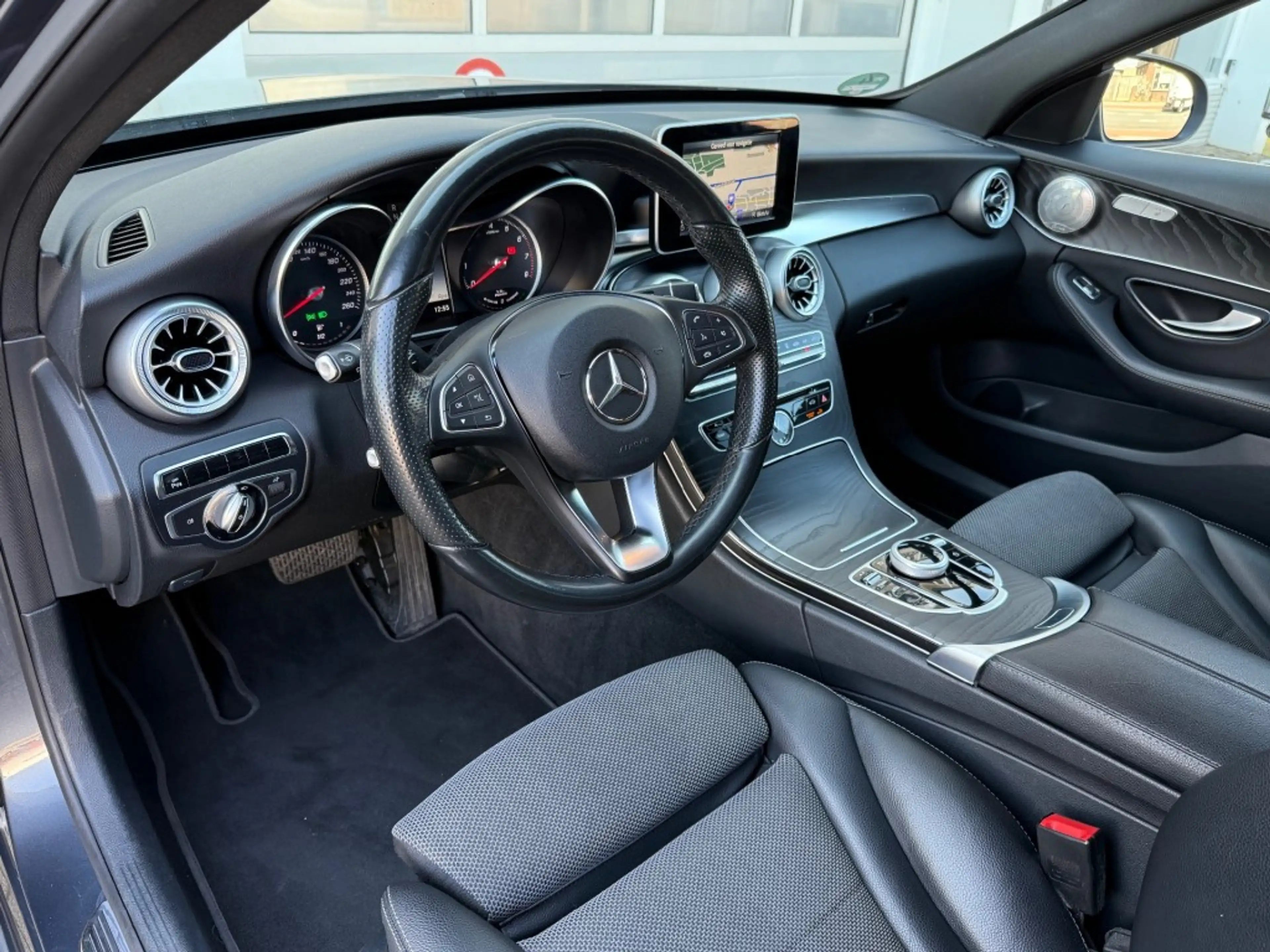 Mercedes-Benz C 350 C350e Lease Edition Navi Camera Burmester Luchtver — photo 8