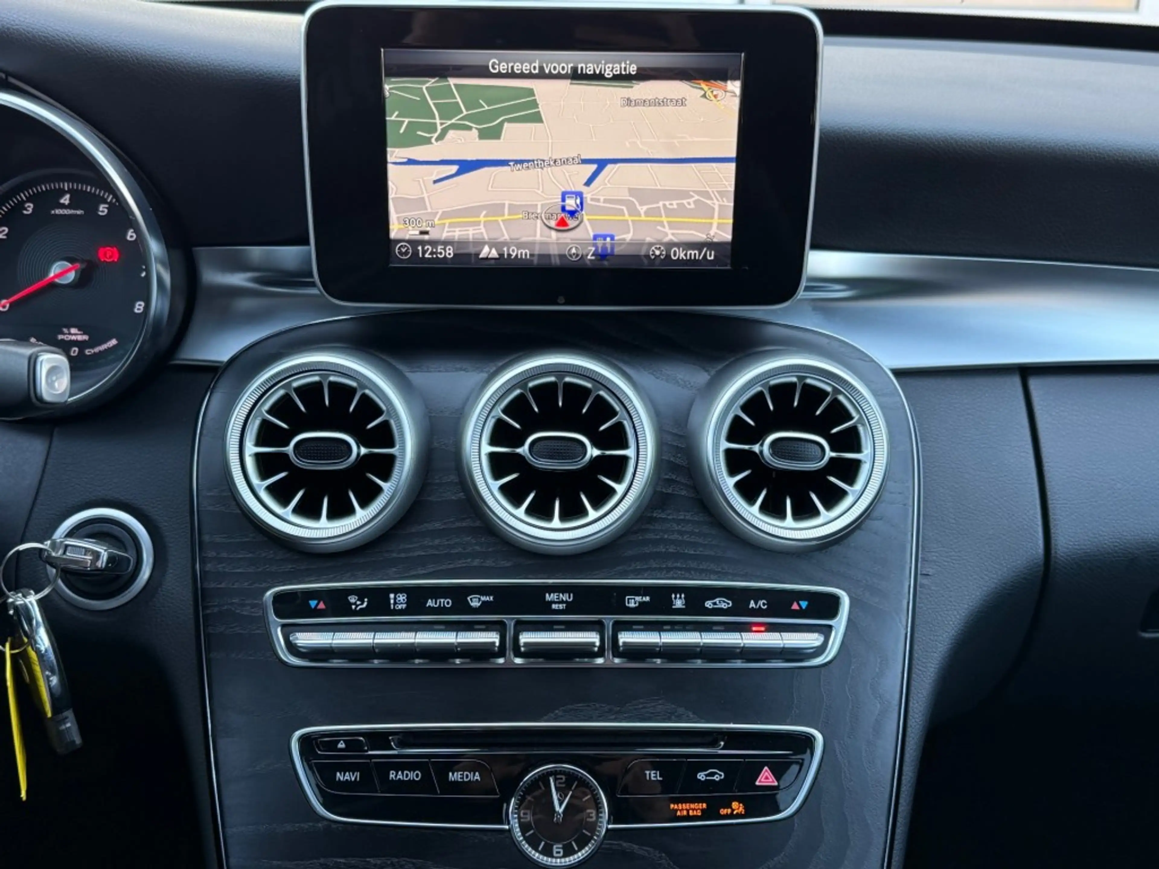 Mercedes-Benz C 350 C350e Lease Edition Navi Camera Burmester Luchtver — photo 15