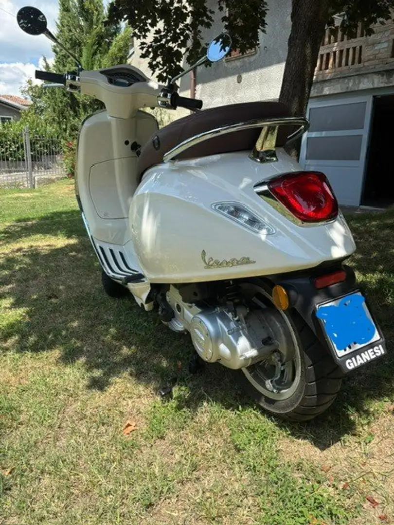 Vespa Primavera 50 standard Bianco - 1