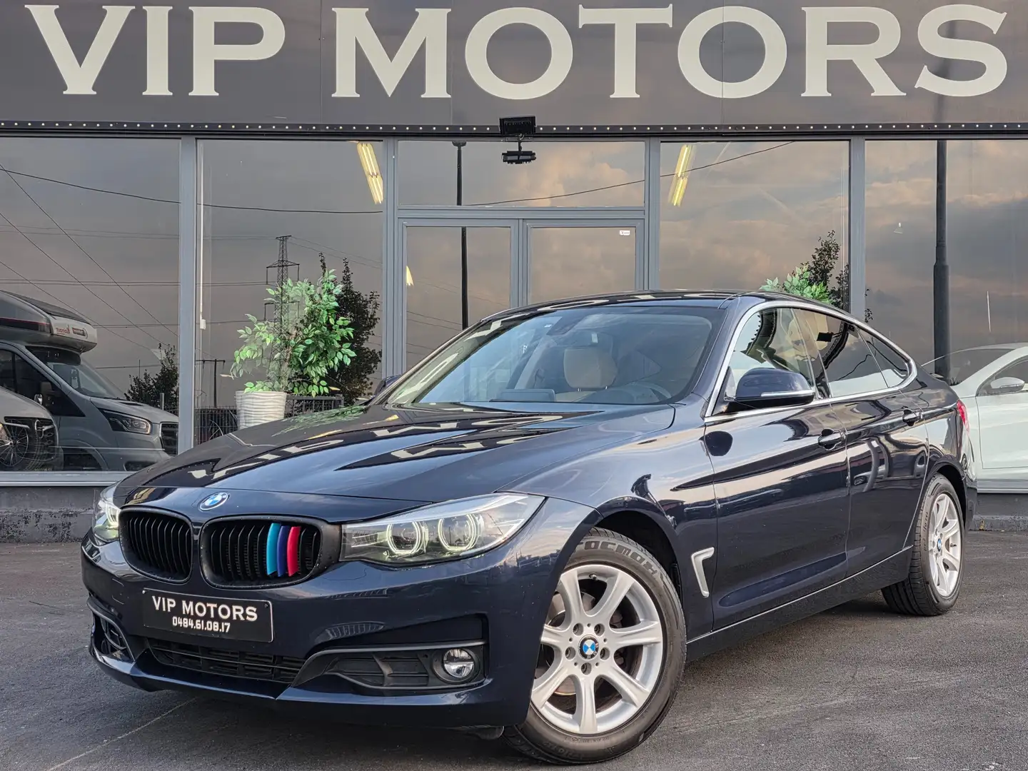 BMW 318 INDIVIDUAL // GT - GRAND TURISMO // FACELIFT Blauw - 1
