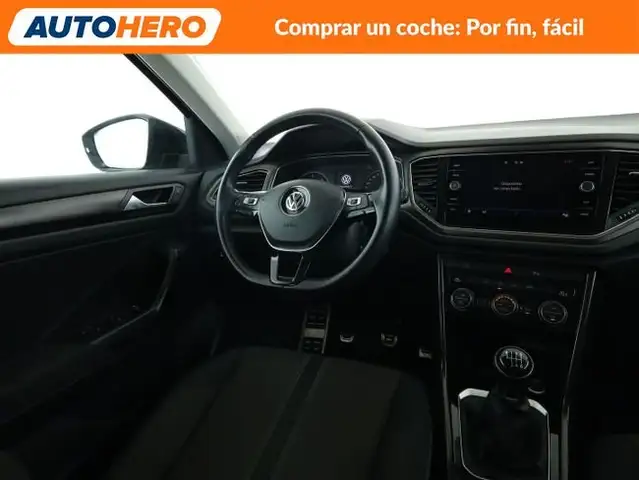 Volkswagen T-Roc view 14