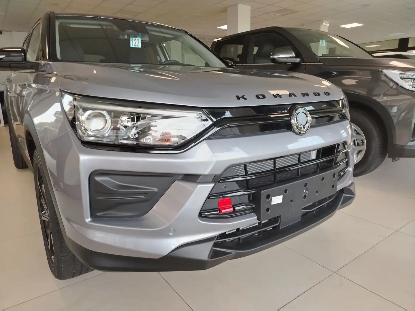 KGM Korando Korando 1.5 GDI-Turbo 2WD Black Edition Gris - 2