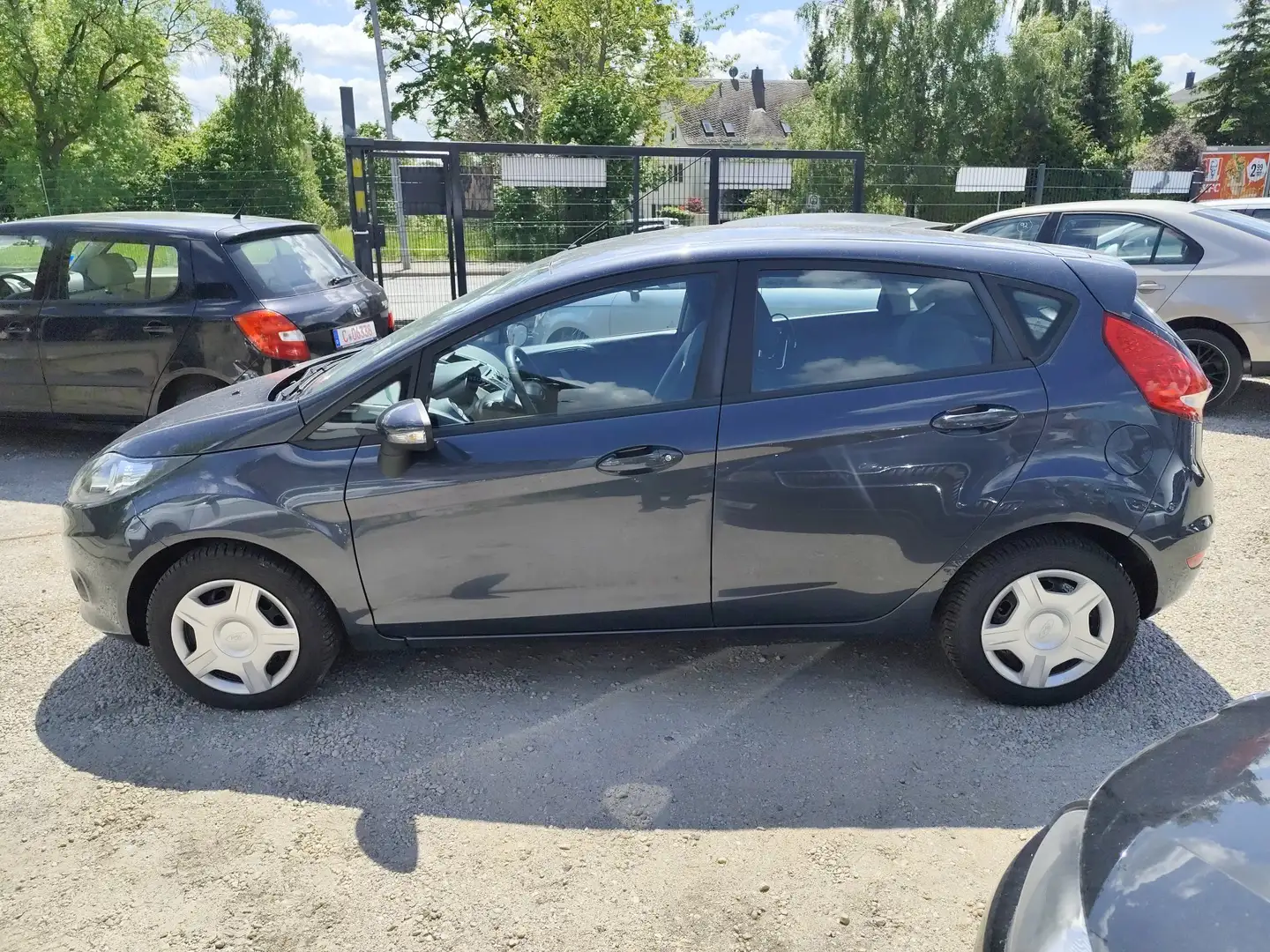 Ford Fiesta 1.4 & 97ps nur 108 tkm, TÜV und Inspektion Neu Gris - 1