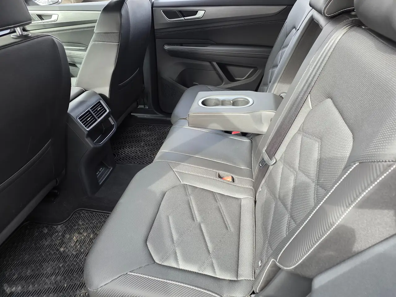 Volkswagen Atlas снимка Volkswagen Atlas