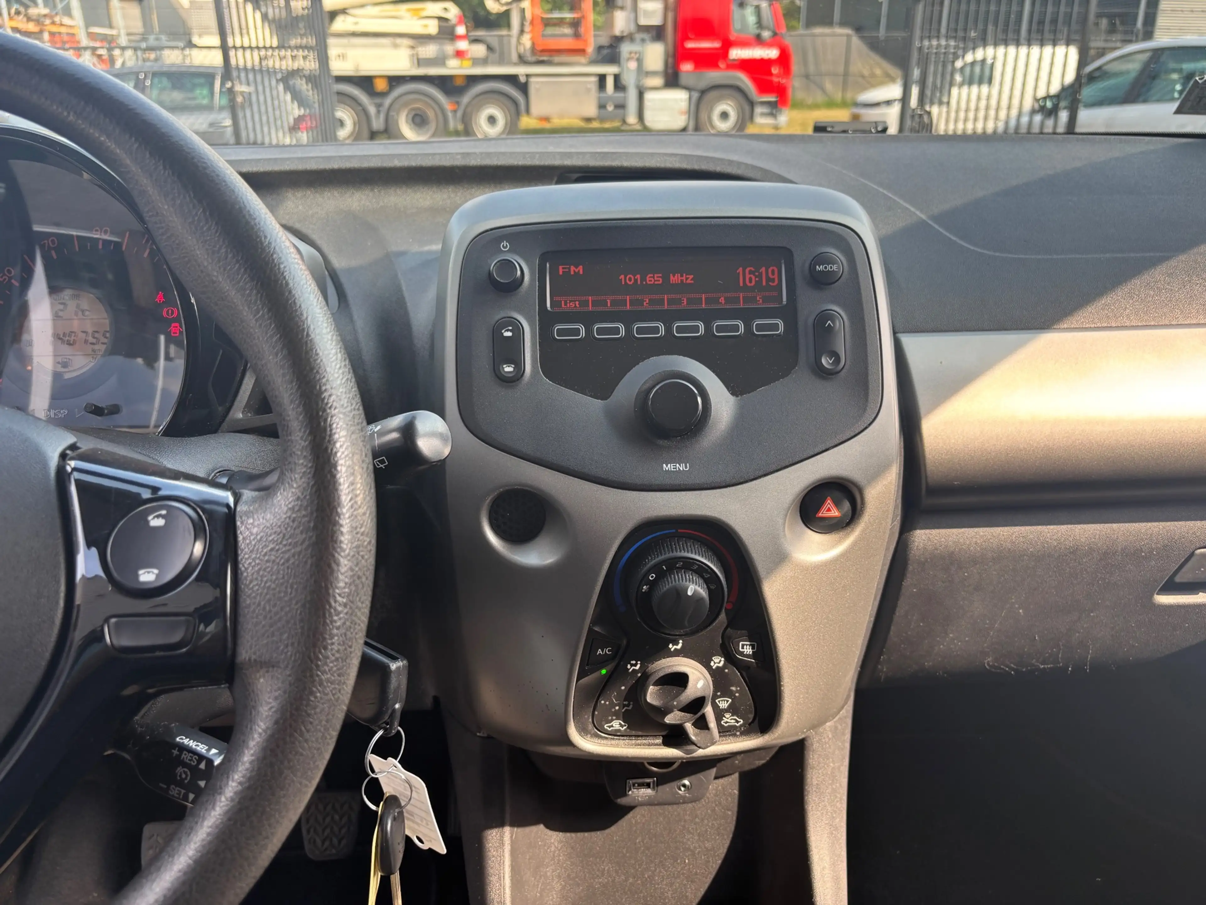 Citroen C1 1.0 e-VTi Feel — photo 15