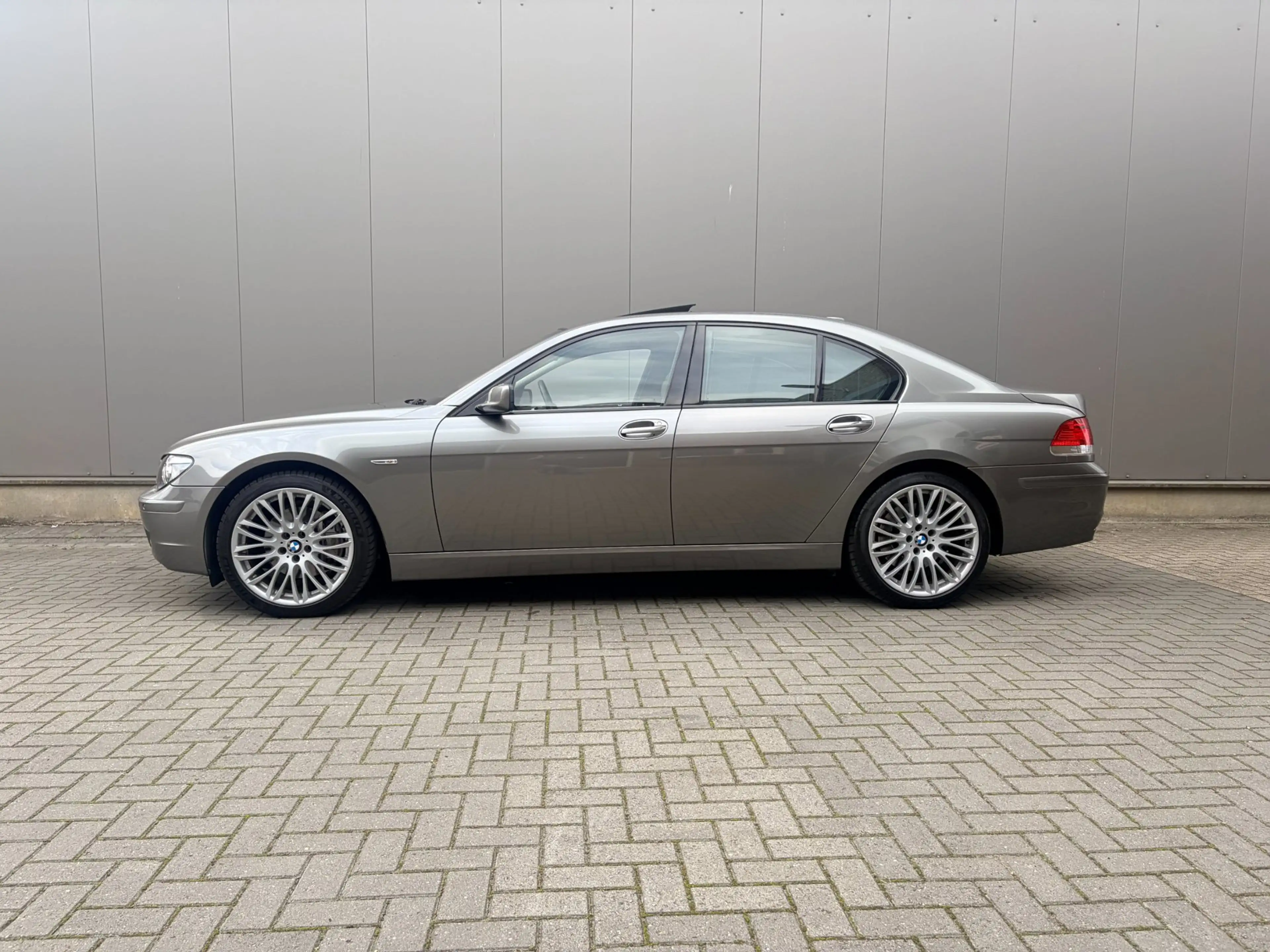 BMW 750 7-serie 750i Executive — photo 2