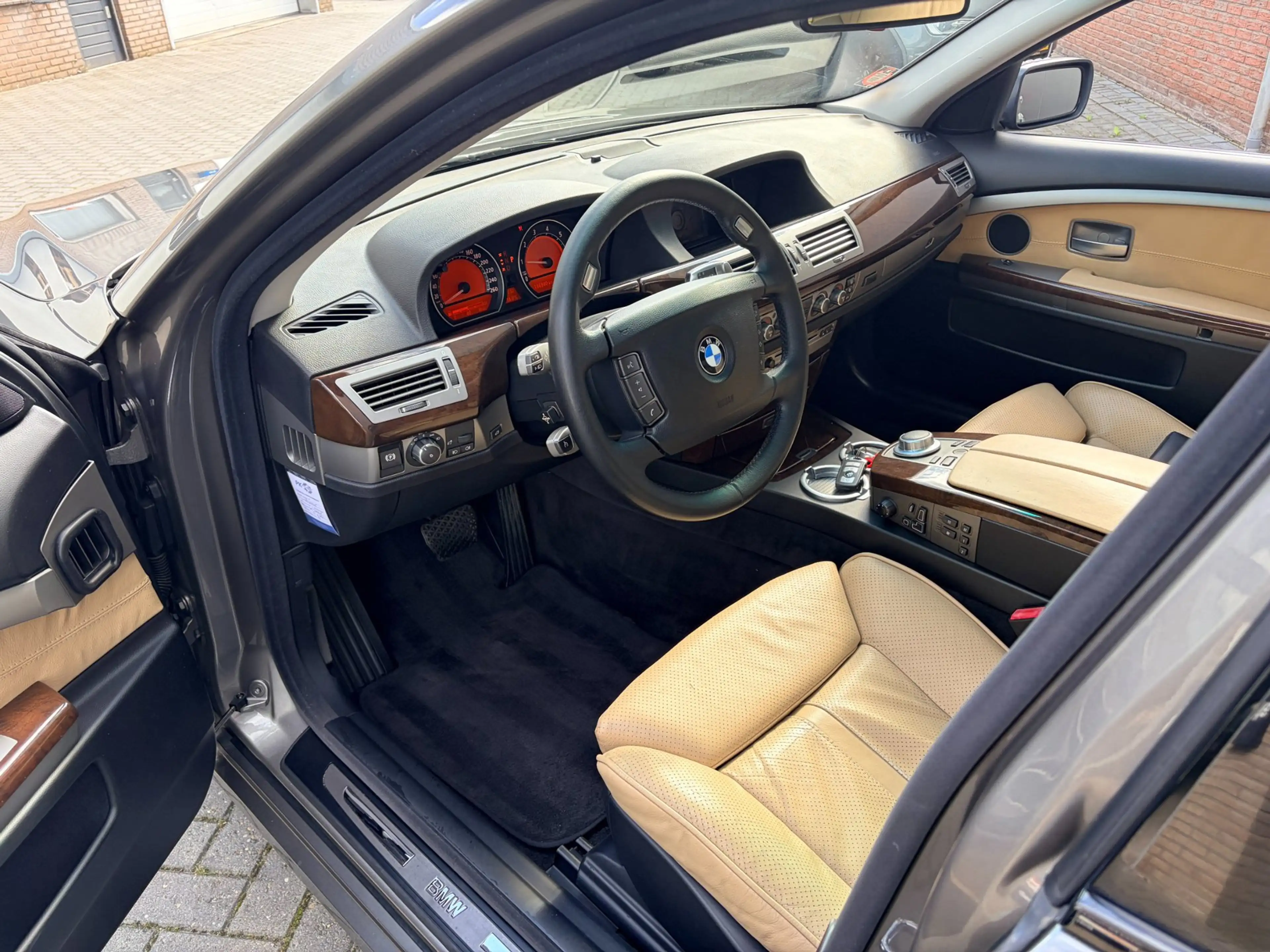 BMW 750 7-serie 750i Executive — photo 9