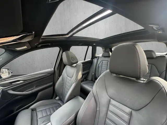 BMW X3 view 11