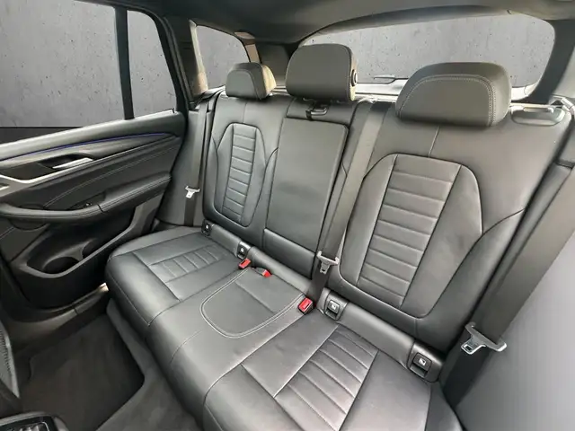 BMW X3 view 13
