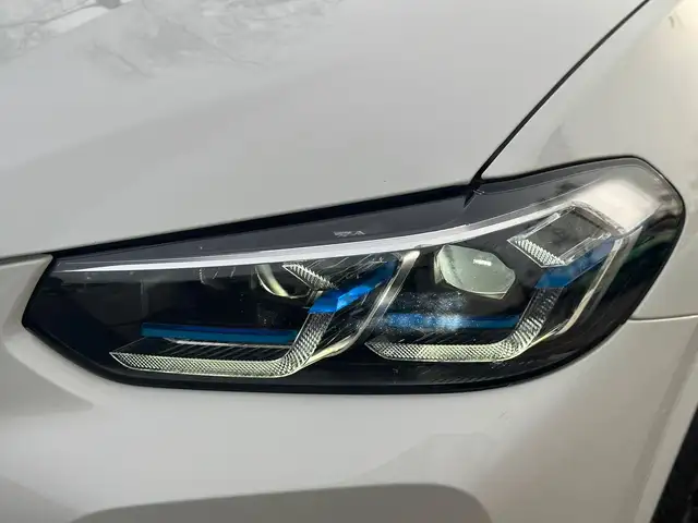 BMW X3 view 9