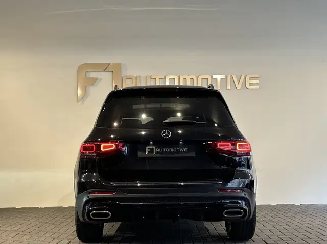 Mercedes-Benz GLB view 5