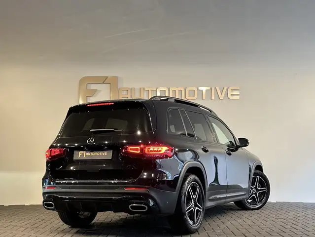 Mercedes-Benz GLB view 4