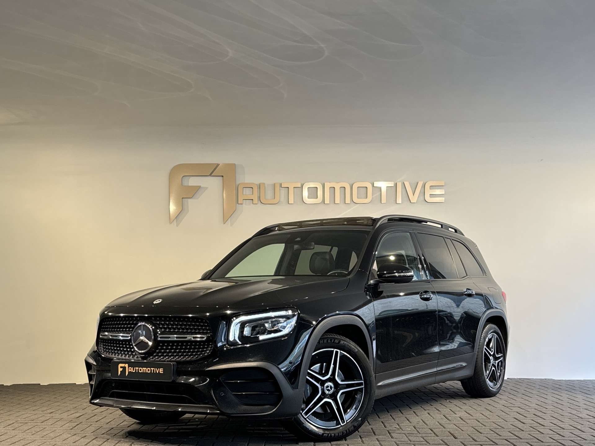 Mercedes-Benz GLB 200