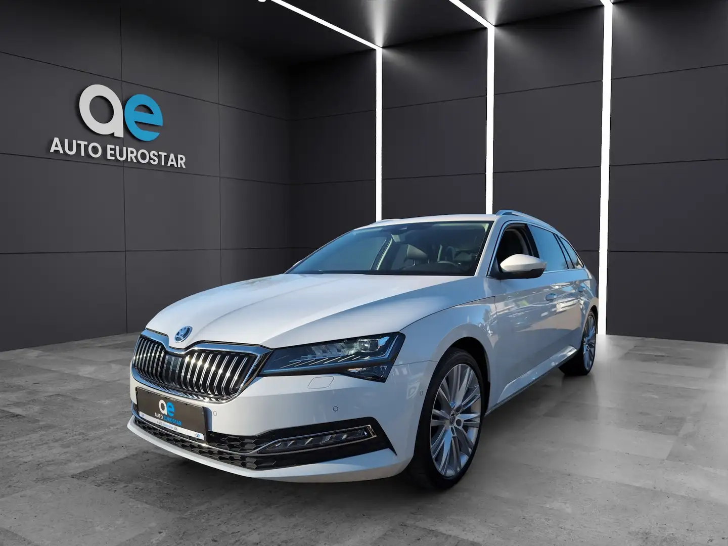 Skoda Superb Premium *LED*360°*AHK*ACC*DCC*Canton* Blanc - 1