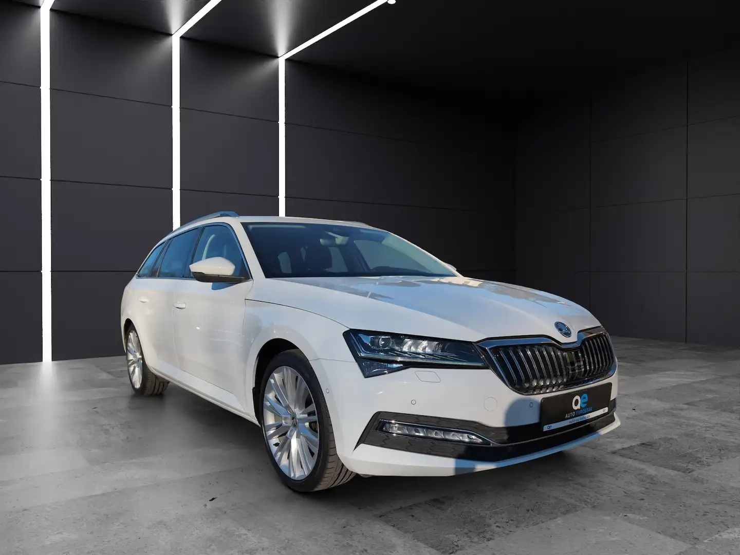 Skoda Superb Premium *LED*360°*AHK*ACC*DCC*Canton* Blanc - 2