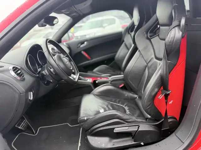 Audi TT view 14
