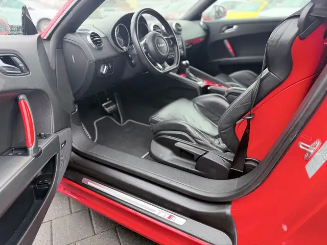 Audi TT view 9