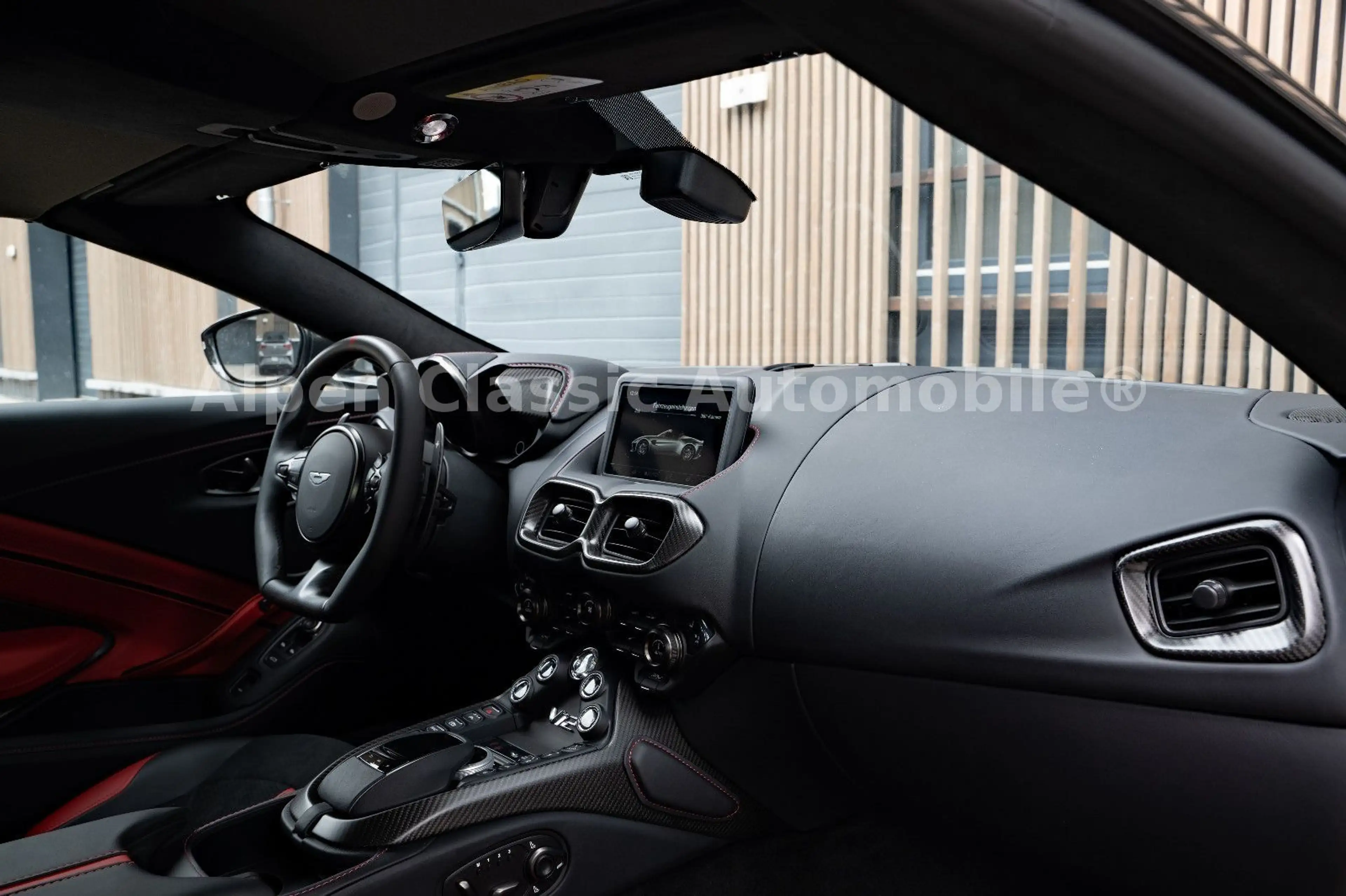 Aston Martin Vantage Roadster 4.0 V12 Sitzbel., Carbon — photo 8
