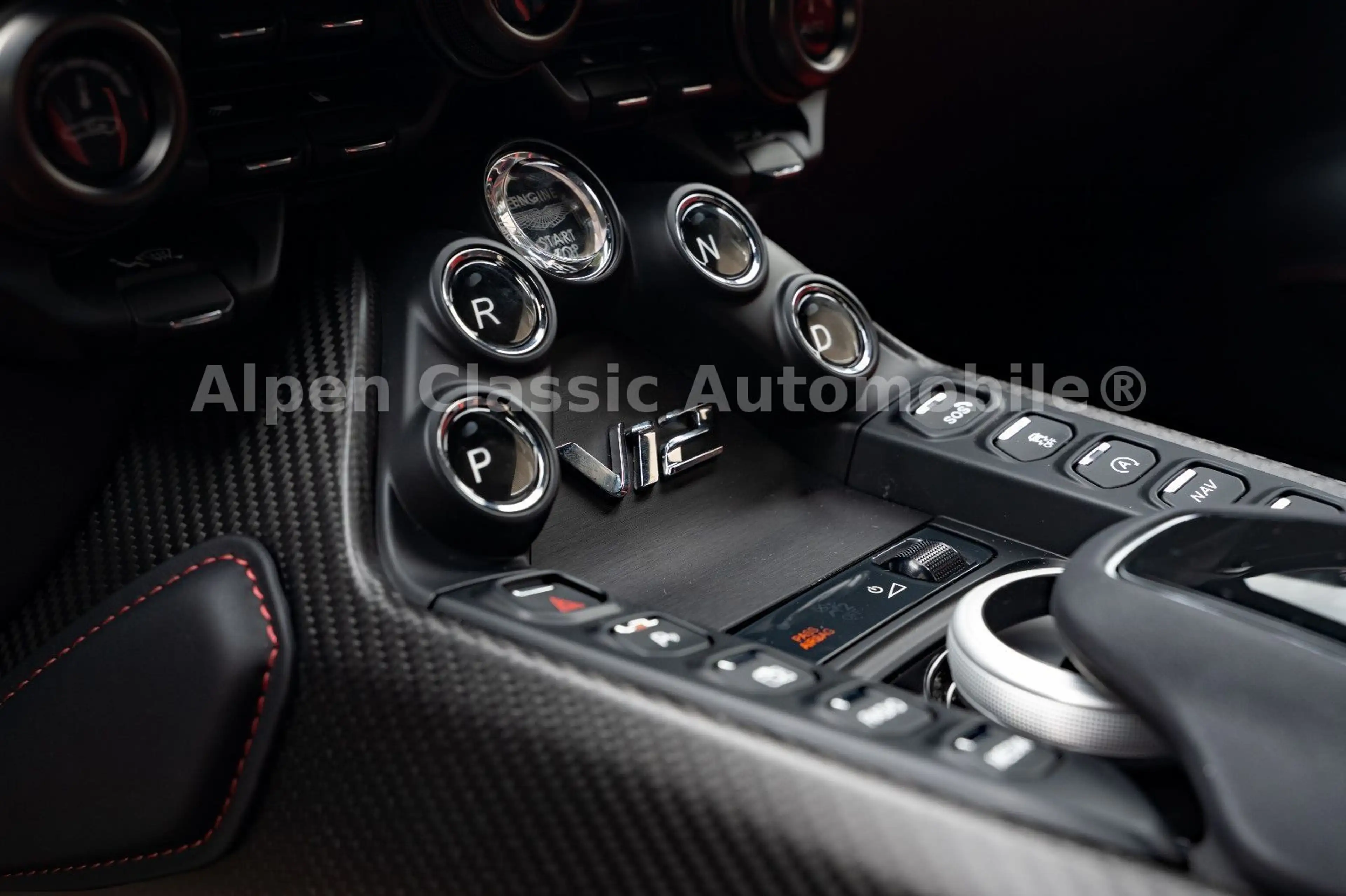 Aston Martin Vantage Roadster 4.0 V12 Sitzbel., Carbon — photo 10