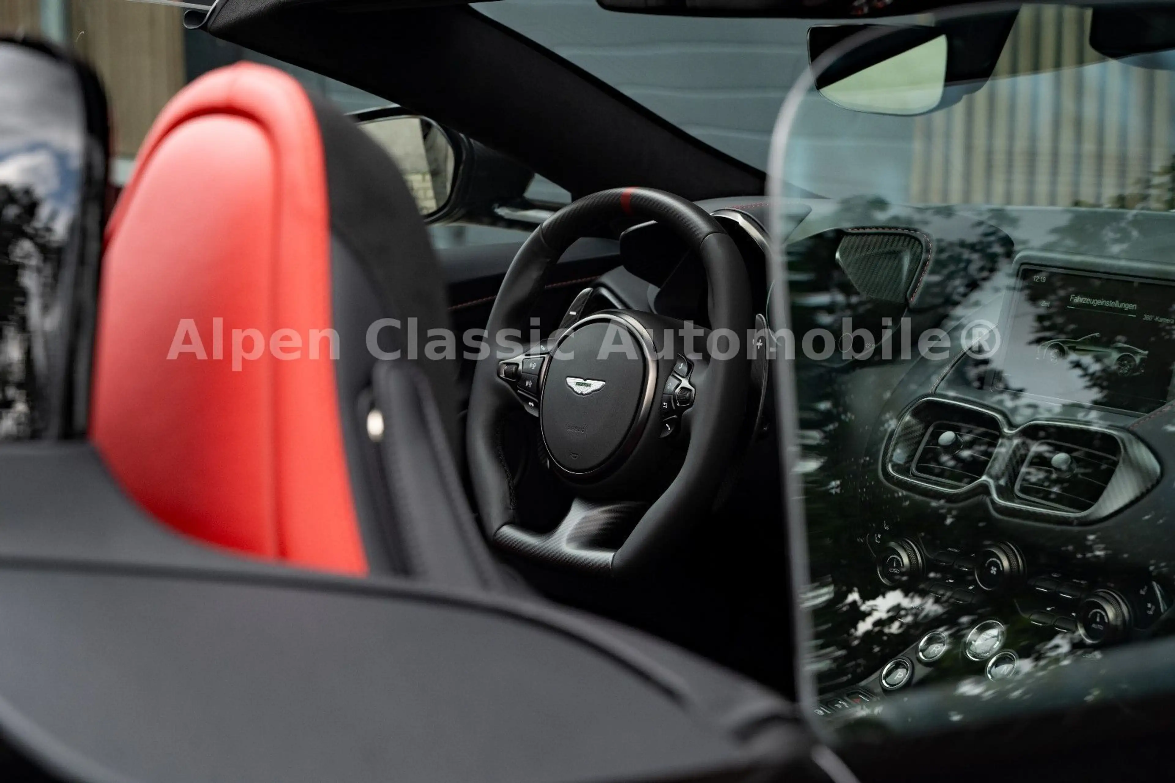 Aston Martin Vantage Roadster 4.0 V12 Sitzbel., Carbon — photo 14