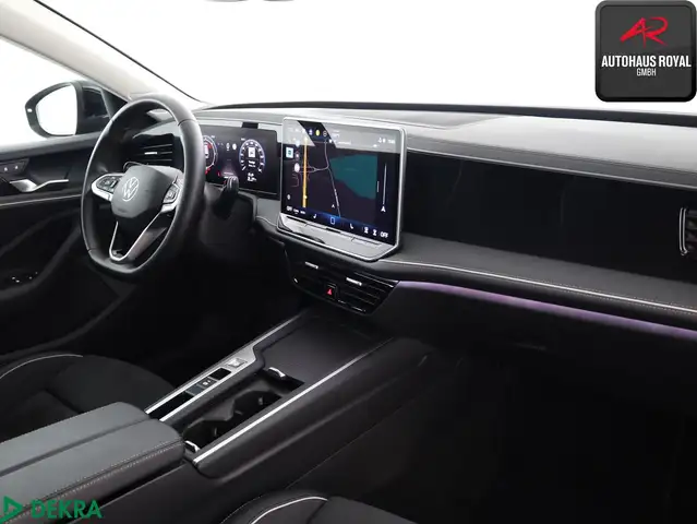 Volkswagen Passat view 8