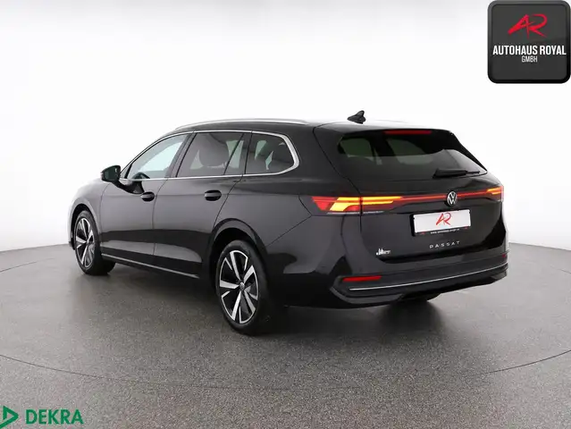 Volkswagen Passat view 3