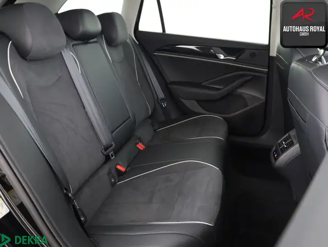 Volkswagen Passat view 10