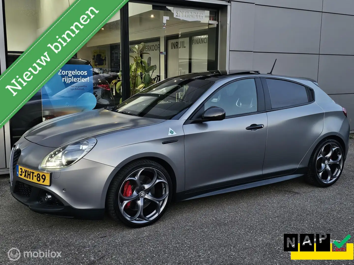 Alfa Romeo Giulietta 1.7 TBi Quadrifoglio Verde Launch Edition Panorama Grijs - 1