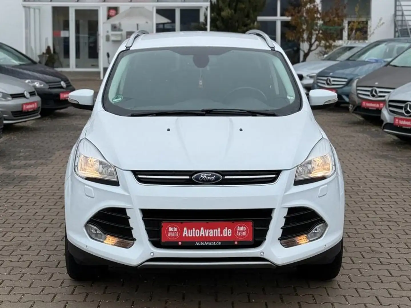 Ford Kuga 2.0 TDCI Titanium 4x2*AHK*SHZ*NAVI*PDC*GRA* Weiß - 2