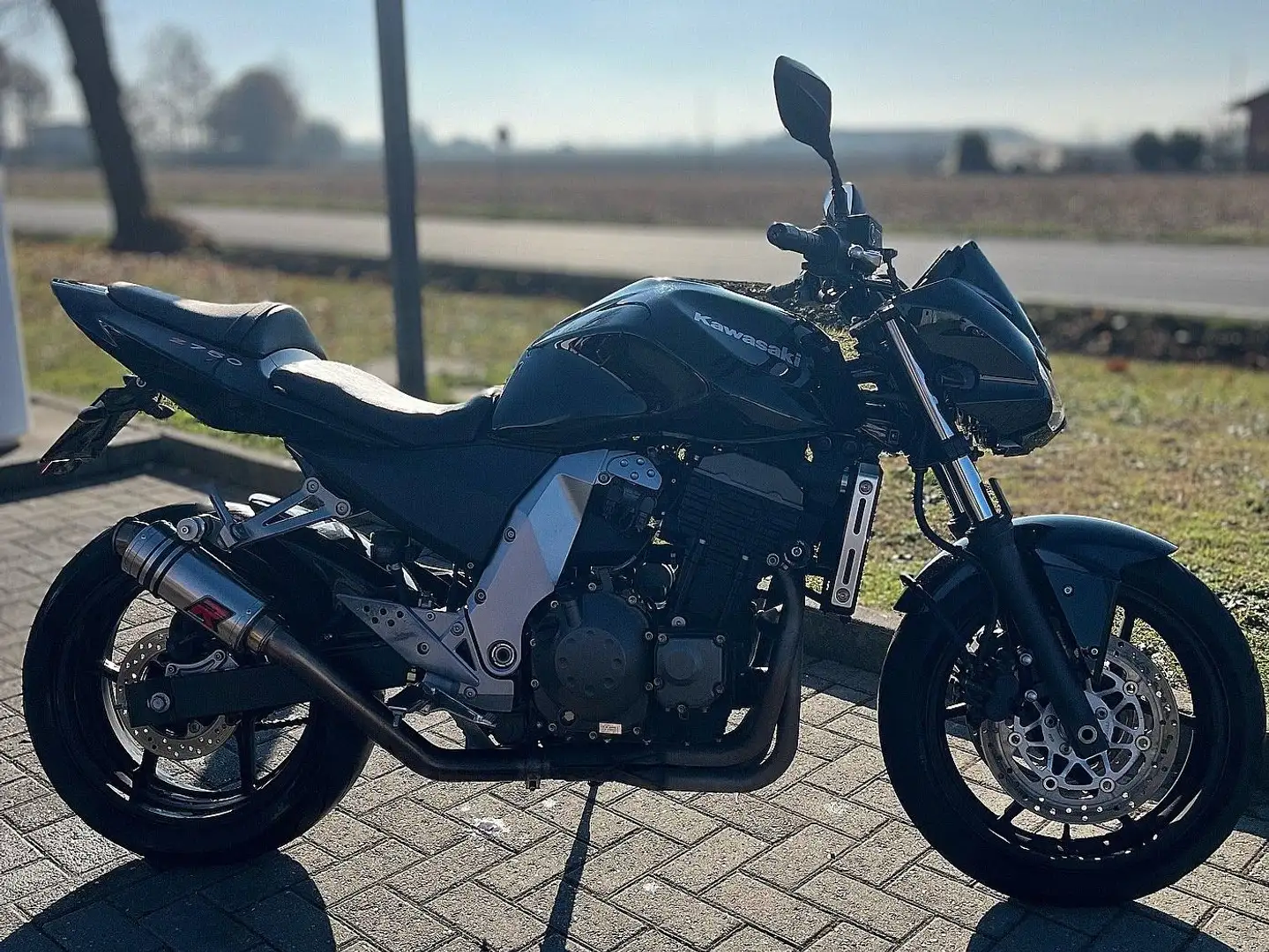Kawasaki Z 750 Negru - 1