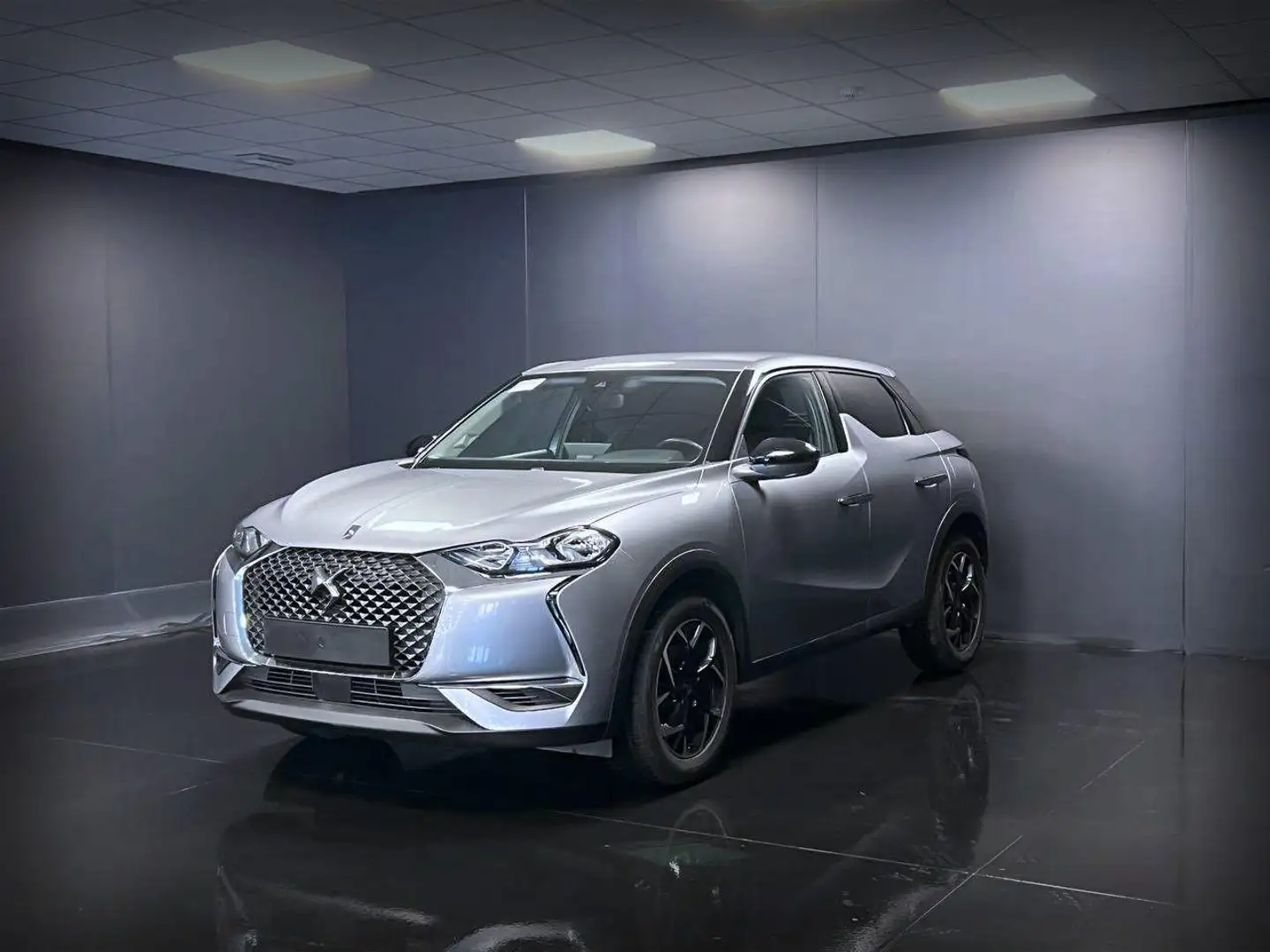 DS Automobiles DS 3 Crossback PureTech 100 So Chic Grigio - 1