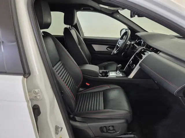 Land Rover Discovery Sport view 11