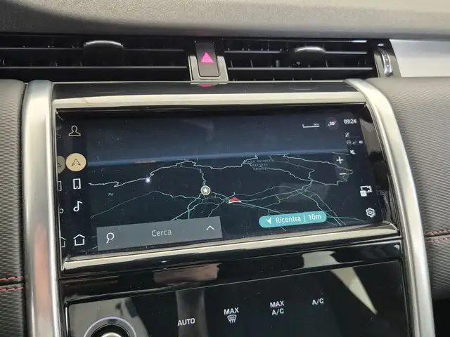 Land Rover Discovery Sport view 13
