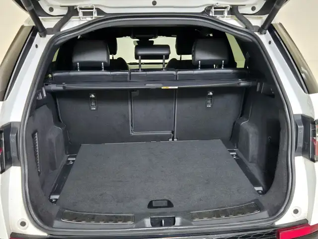 Land Rover Discovery Sport view 14